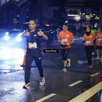 Runner Photo 7885848