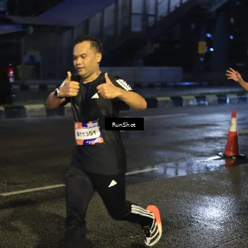 Runner Photo 7885871