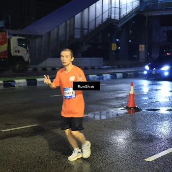 Runner Photo 7885999