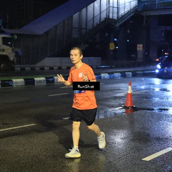 Runner Photo 7886055