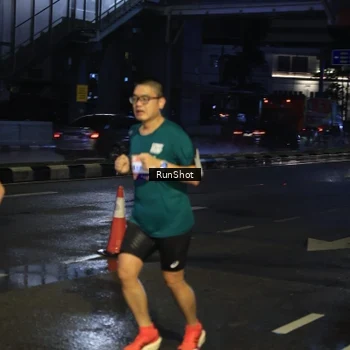 Runner Photo 7886092