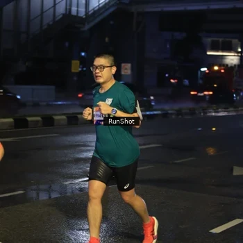 Runner Photo 7886100