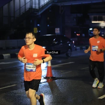 Runner Photo 7886209