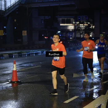 Runner Photo 7886212