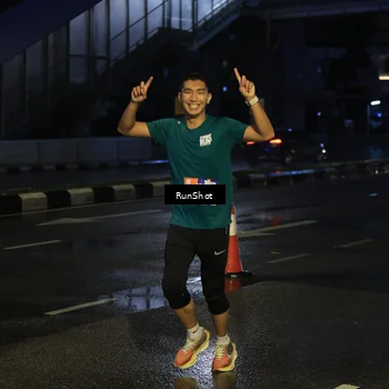 Runner Photo 7886569