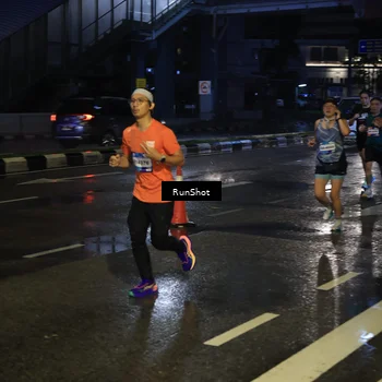 Runner Photo 7886624