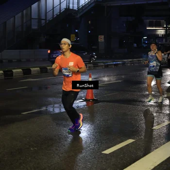 Runner Photo 7886641