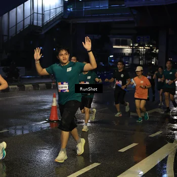 Runner Photo 7886687