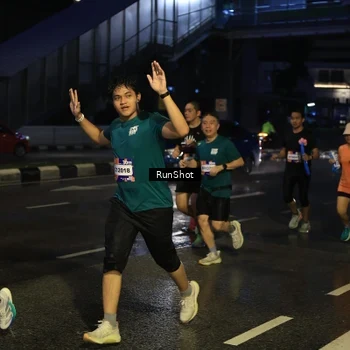 Runner Photo 7886703