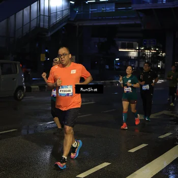 Runner Photo 7886874