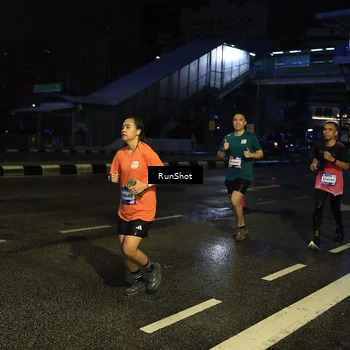 Runner Photo 7887060