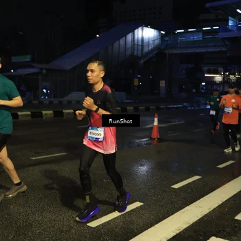 Runner Photo 7887079