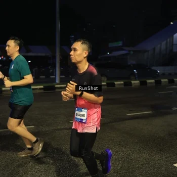Runner Photo 7887100