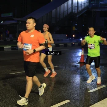 Runner Photo 7887335