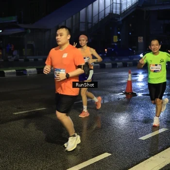 Runner Photo 7887339