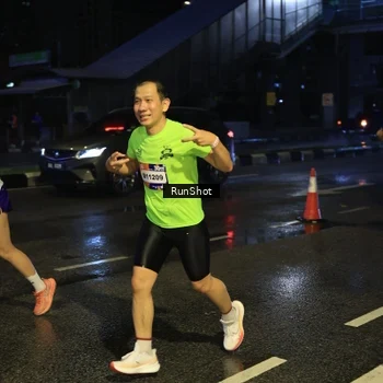 Runner Photo 7887358