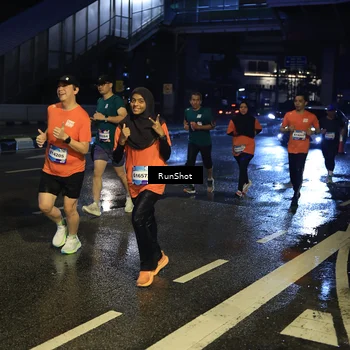 Runner Photo 7887640