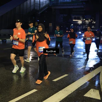 Runner Photo 7887654