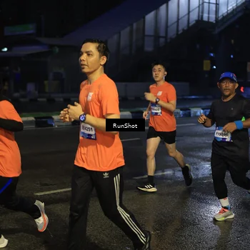 Runner Photo 7887719