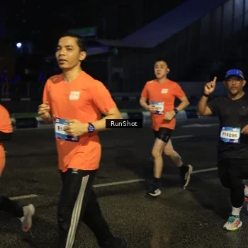 Runner Photo 7887734