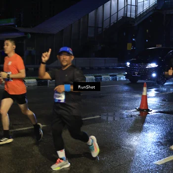 Runner Photo 7887742