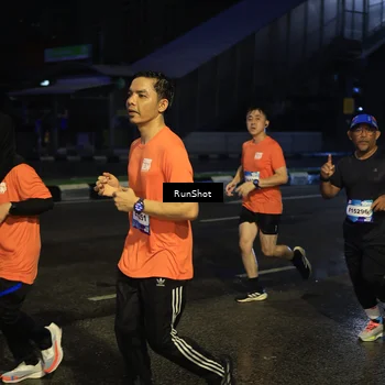 Runner Photo 7887747