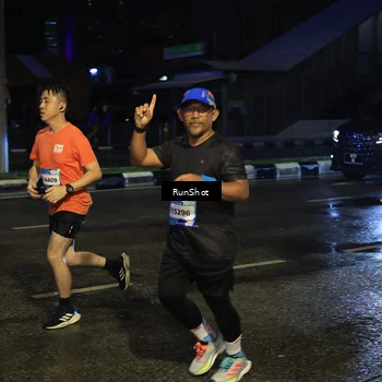 Runner Photo 7887765