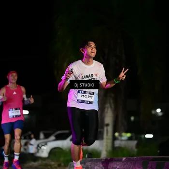 Runner Photo 7887921