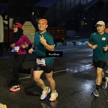 Runner Photo 7887975
