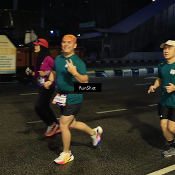 Runner Photo 7887990