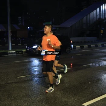 Runner Photo 7888037