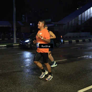 Runner Photo 7888041