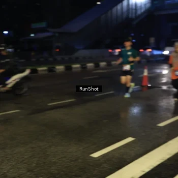 Runner Photo 7888358