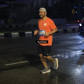 Runner Photo 7888642