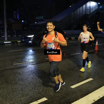 Runner Photo 7889070