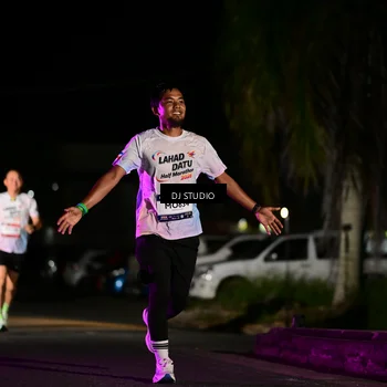 Runner Photo 7889073