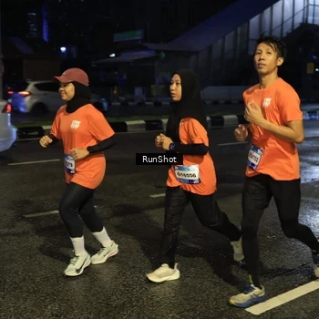 Runner Photo 7889090