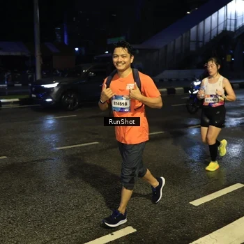 Runner Photo 7889091