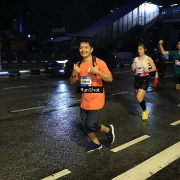 Runner Photo 7889119