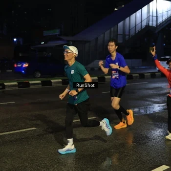 Runner Photo 7889221