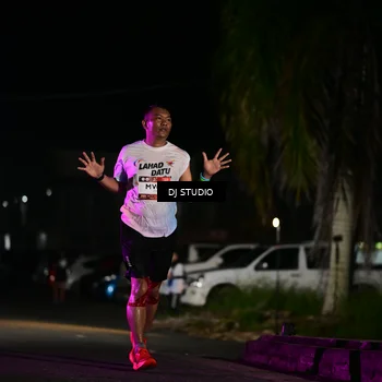 Runner Photo 7889343