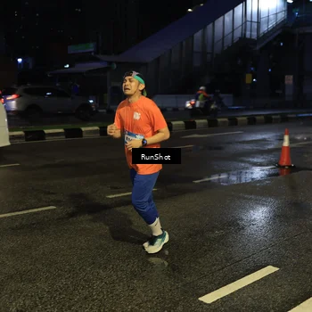 Runner Photo 7889392