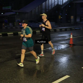 Runner Photo 7889441