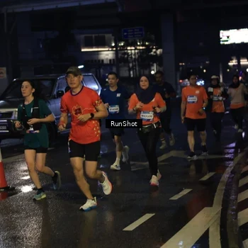 Runner Photo 7889471