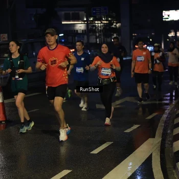 Runner Photo 7889535