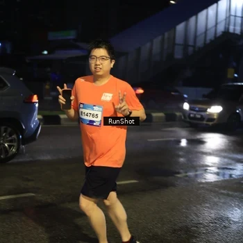 Runner Photo 7889554