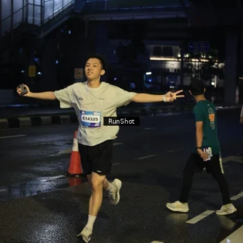 Runner Photo 7889881