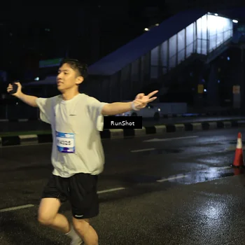 Runner Photo 7889910
