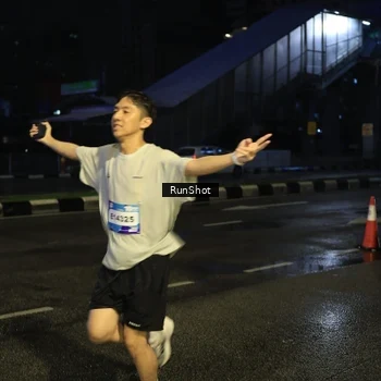 Runner Photo 7889912