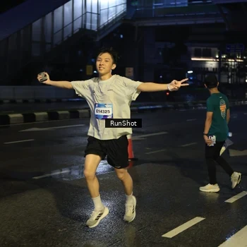 Runner Photo 7889919